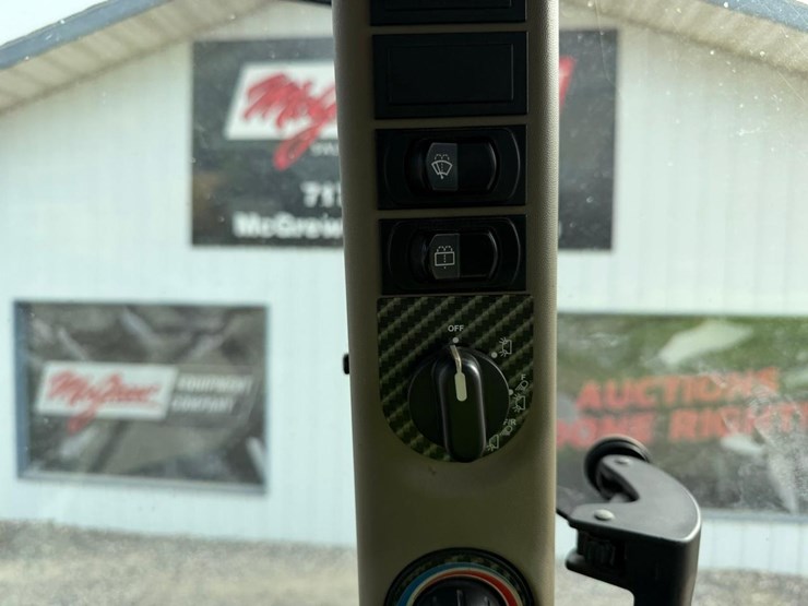 2019-case-ih-farmall-130a-image-28