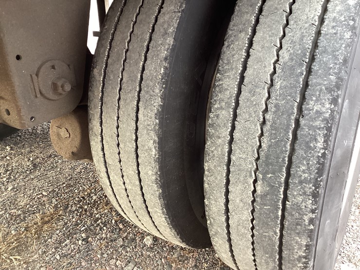 #4675-•-2014-merrit-cattle-trailer-image-11