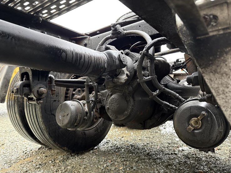 1999-peterbilt-379-image-39