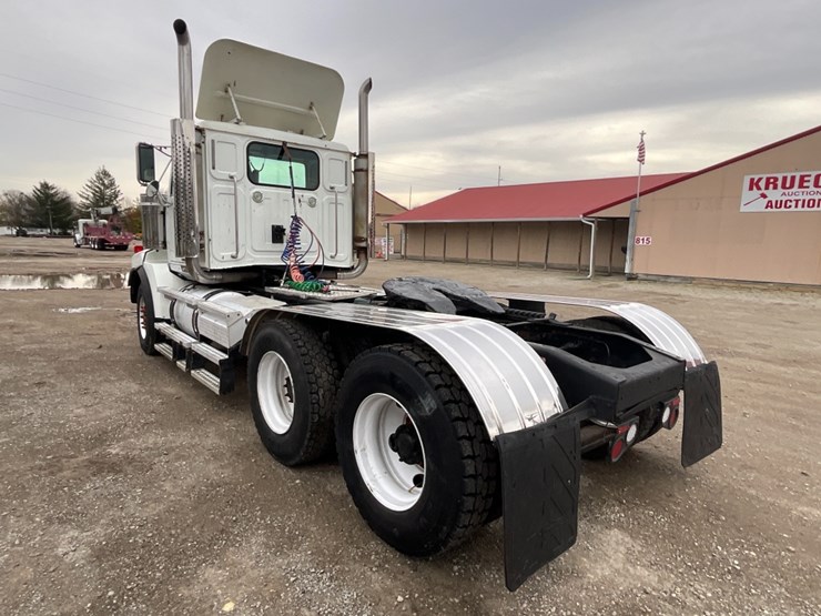 2015-western-star-4900sa-image-13