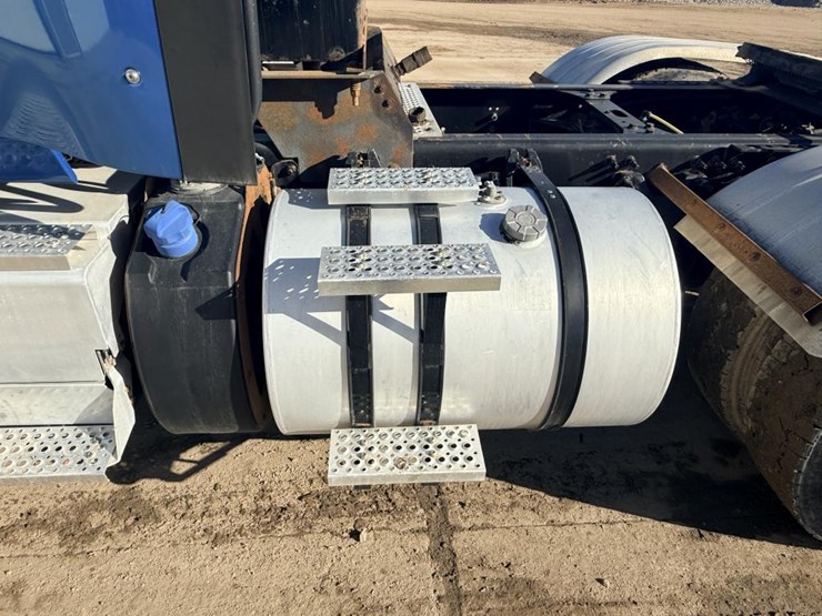 2017-international-prostar-image-24