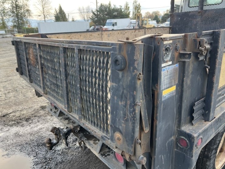 2003-freightliner-fl50-image-13