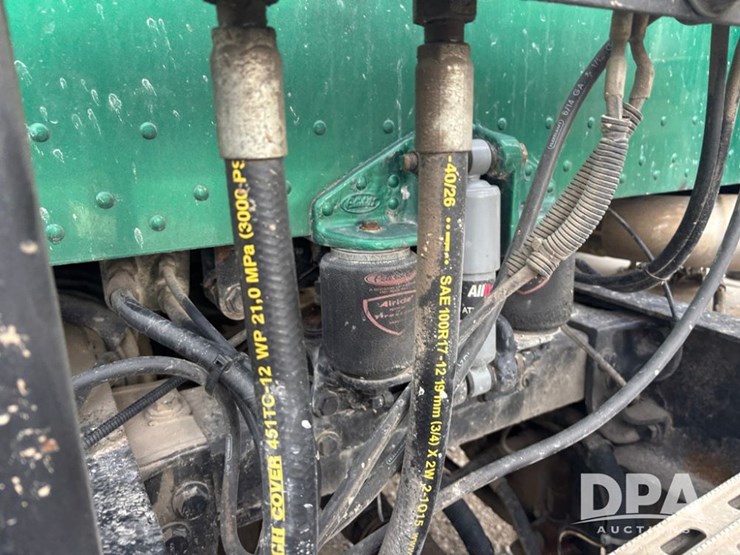 peterbilt-385-image-49