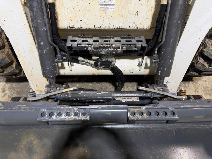 2022-bobcat-s740-image-10
