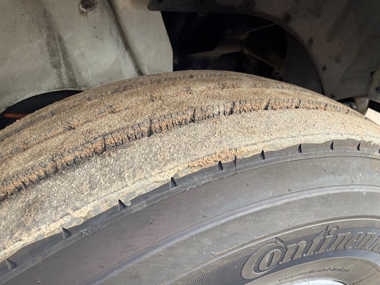 international-8600-image-24