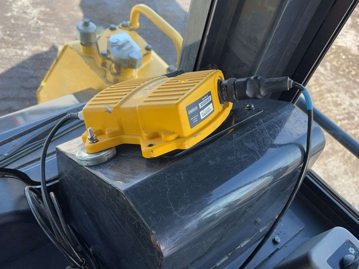 2020-komatsu-d61-image-51