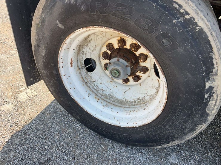 1995-wheeler-gh2-hopper-bottom-trailer-image-9