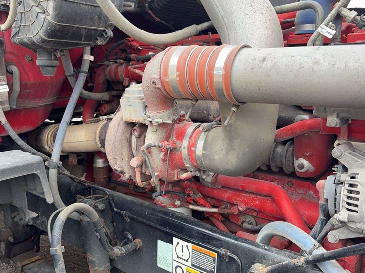 2018-peterbilt-579-image-22