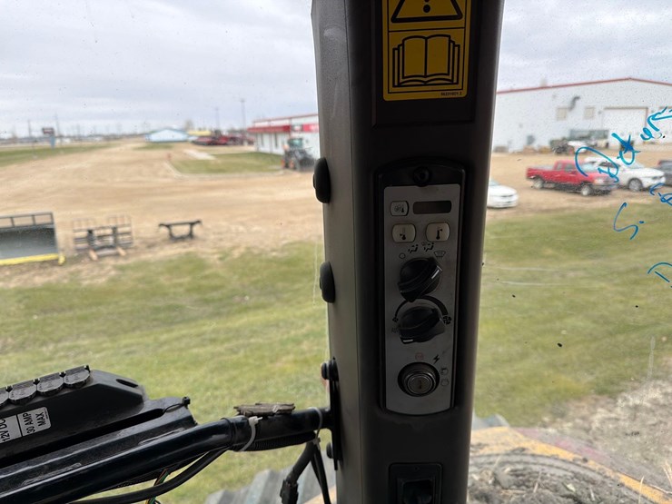 2016-challenger-mt875e-image-26