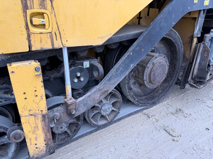 2015-caterpillar-ap-555e-image-14