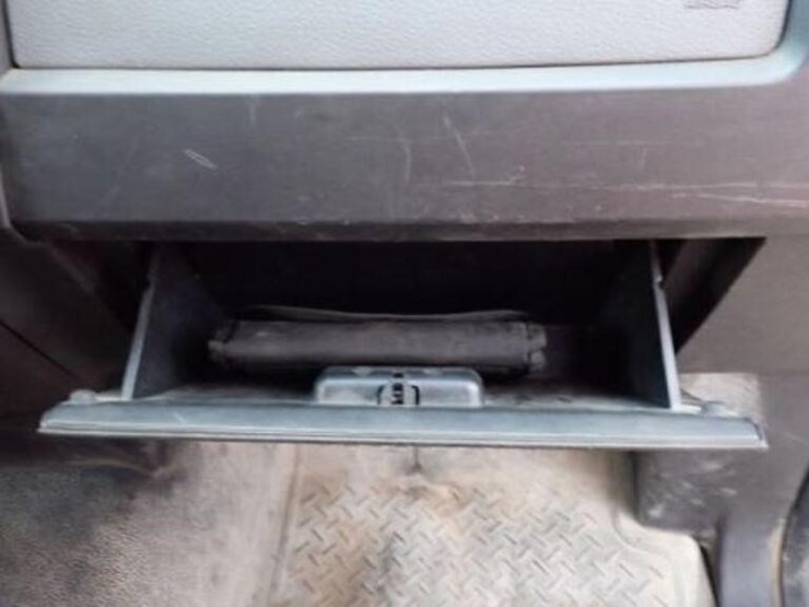 2014-ford-f150-xl-image-38