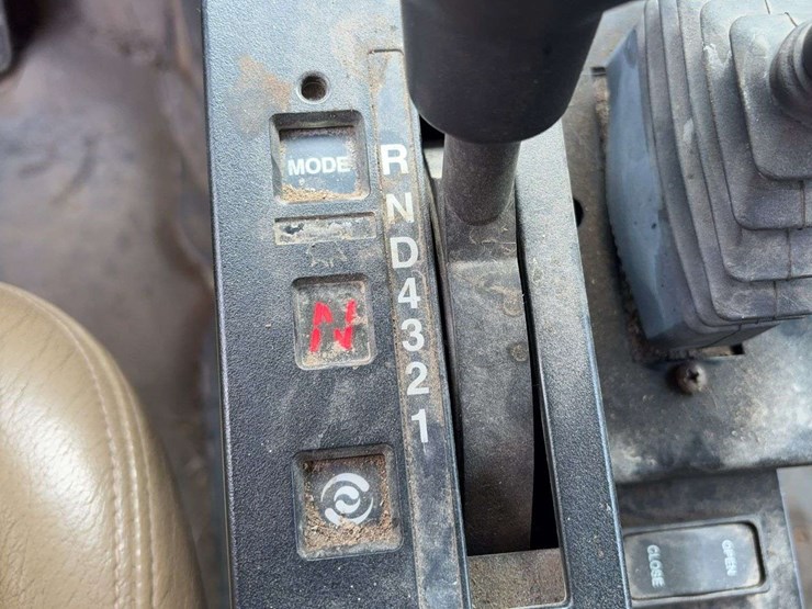 2005-sterling-l8500-image-38