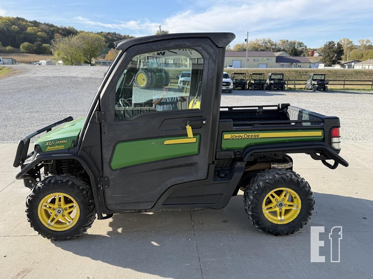 john-deere-gator-xuv-835m-image-1