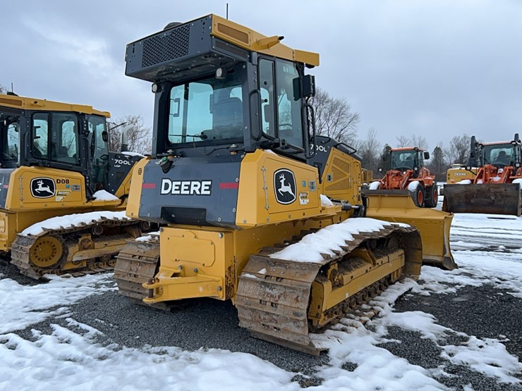 2023-deere-700l-image-12