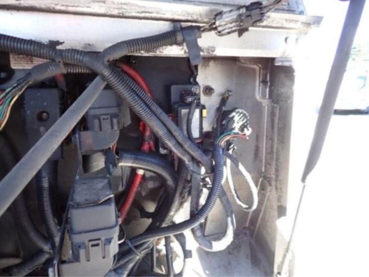 2015-freightliner-mt55-image-73