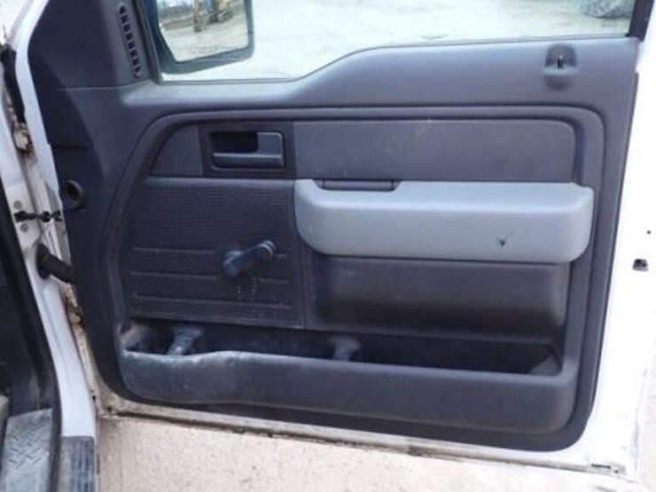 2014-ford-f150-xl-image-36