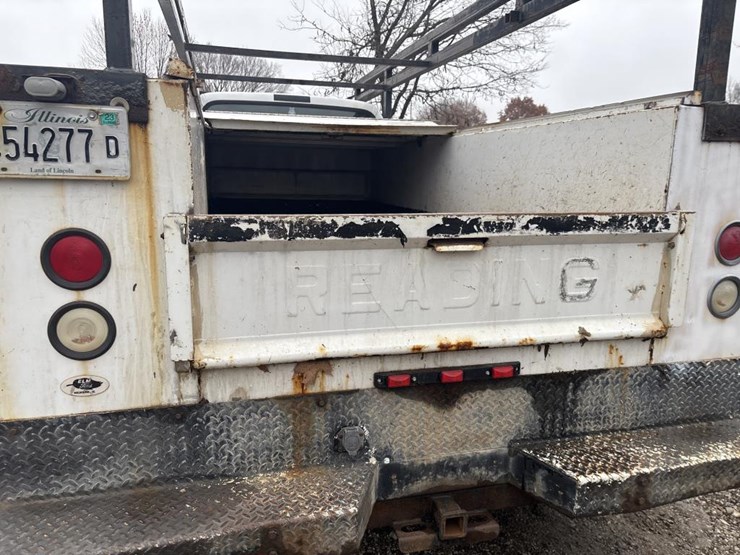 ford-f350-xl-image-15