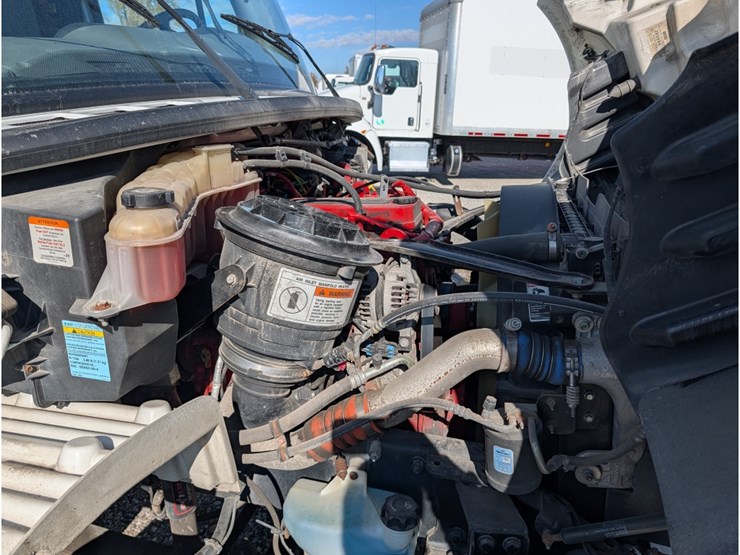 freightliner-m2-106-image-12