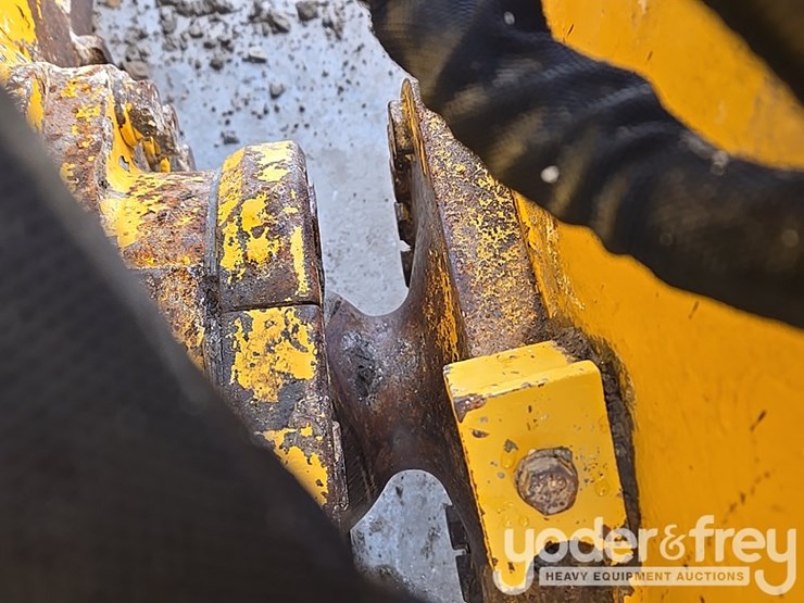 2018-komatsu-d61pxi-24-image-33