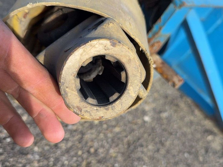 lock-now-7'-tractor-mount-snow-blower-image-6