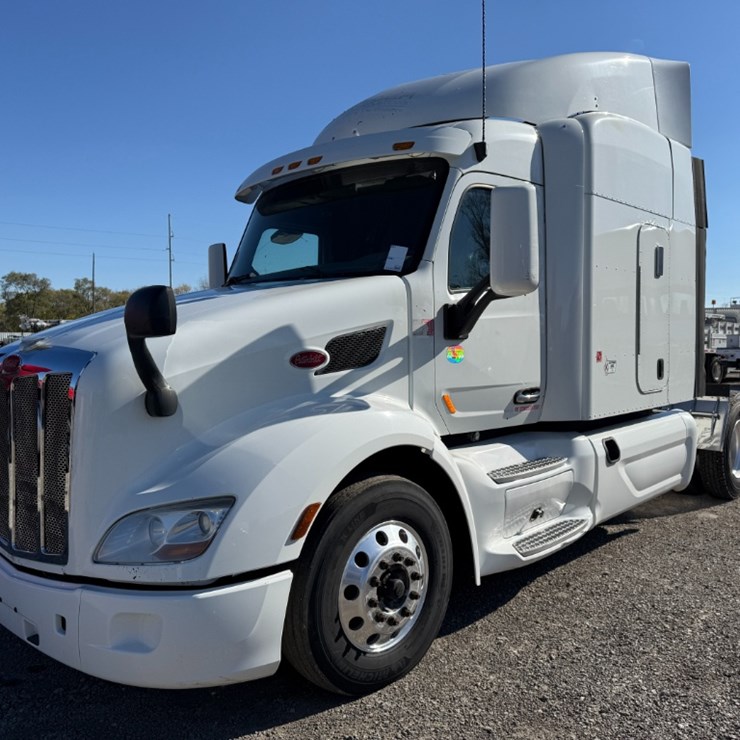 2015 PETERBILT 579