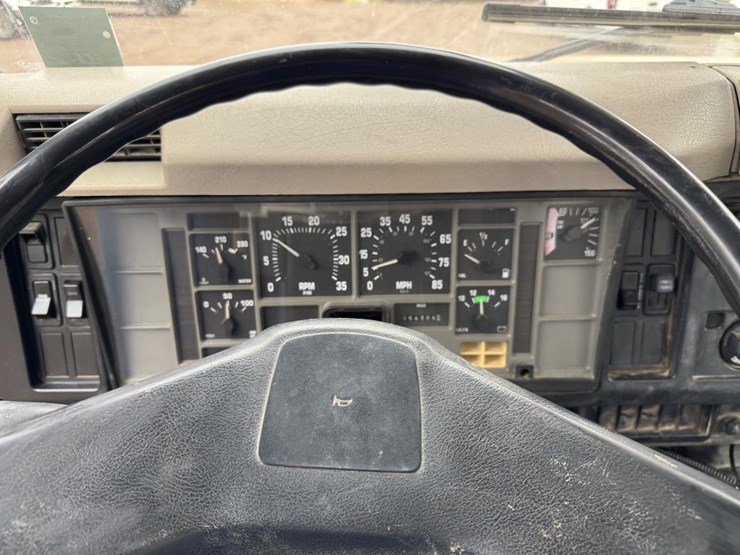 2001-international-4900-image-63