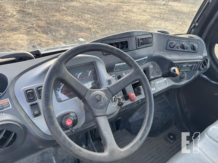 2013-kubota-rtv1100-image-17