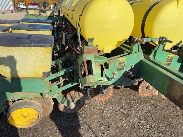 john-deere-7000-image-23