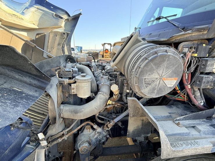 2017-international-prostar-image-79