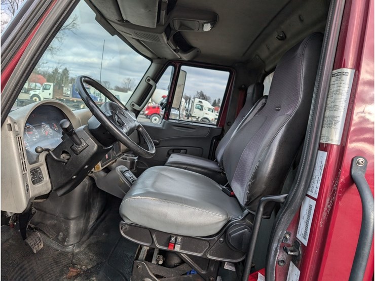 2014-international-durastar-4300-image-16