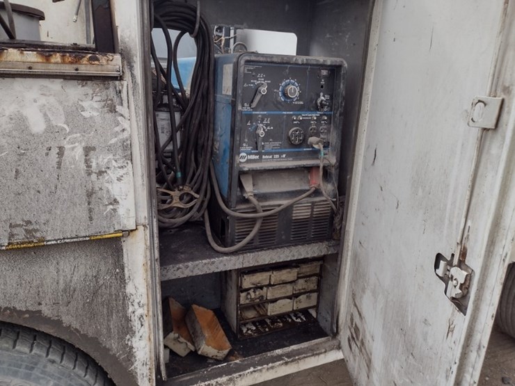 freightliner-fl60-image-25