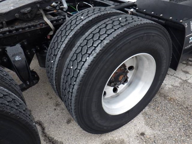 2019-freightliner-cascadia-125-image-6