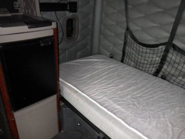 freightliner-cascadia-125-image-28