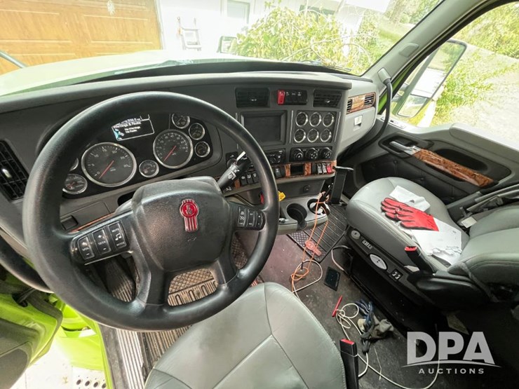 kenworth-t680-image-43