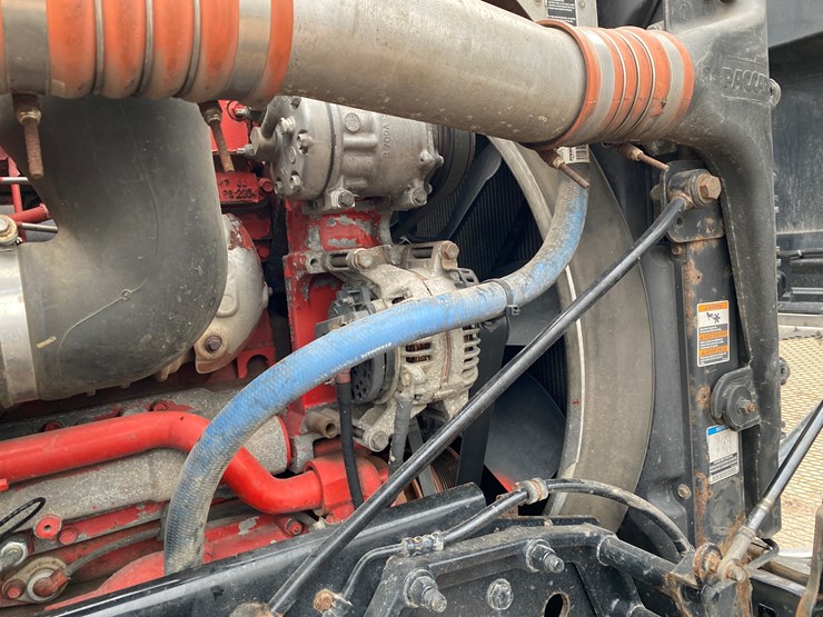 peterbilt-567-image-24