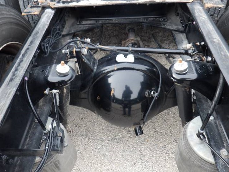 peterbilt-579-image-14