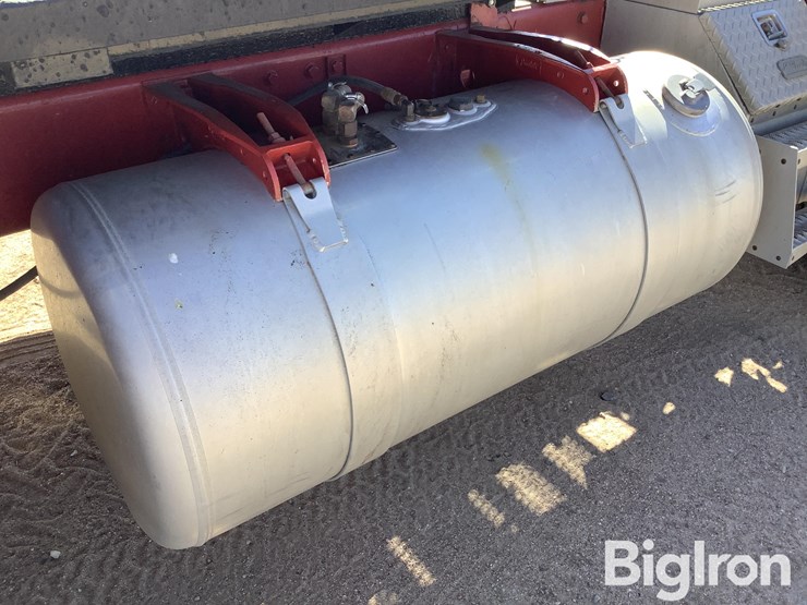 peterbilt-377-image-18