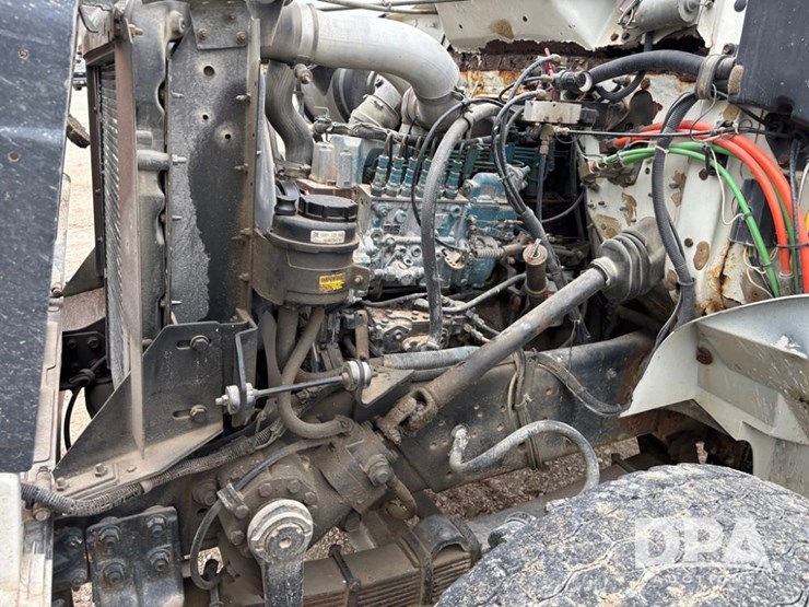 international-4900-image-33