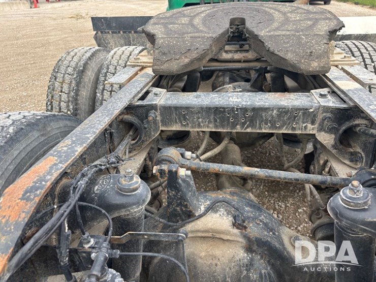 peterbilt-385-image-55