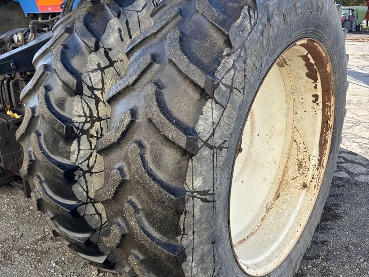 new-holland-tg215-image-13