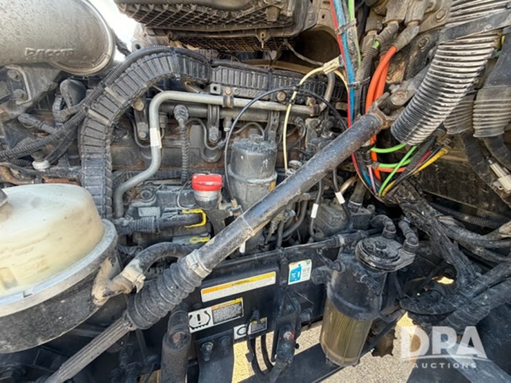 peterbilt-567-image-54