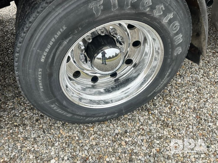 1989-peterbilt-378-image-22