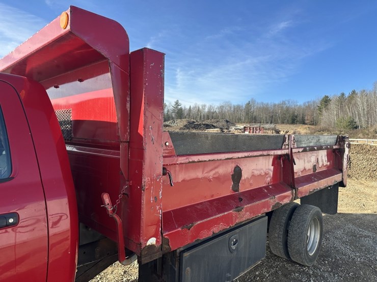 2015-dodge-ram-5500-image-21