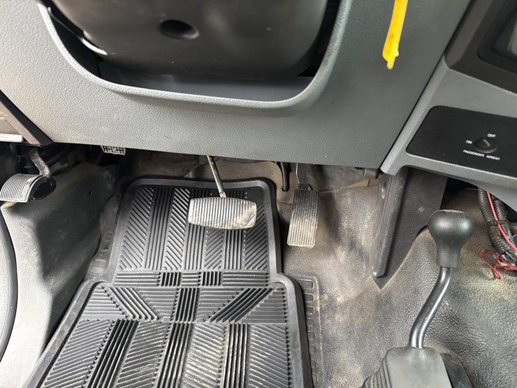 ford-f550-xlt-image-34