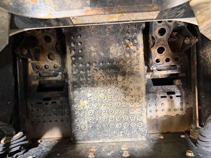 2022-bobcat-s740-image-23