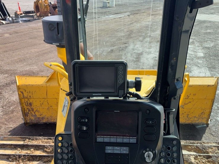 2020-komatsu-d61-image-36