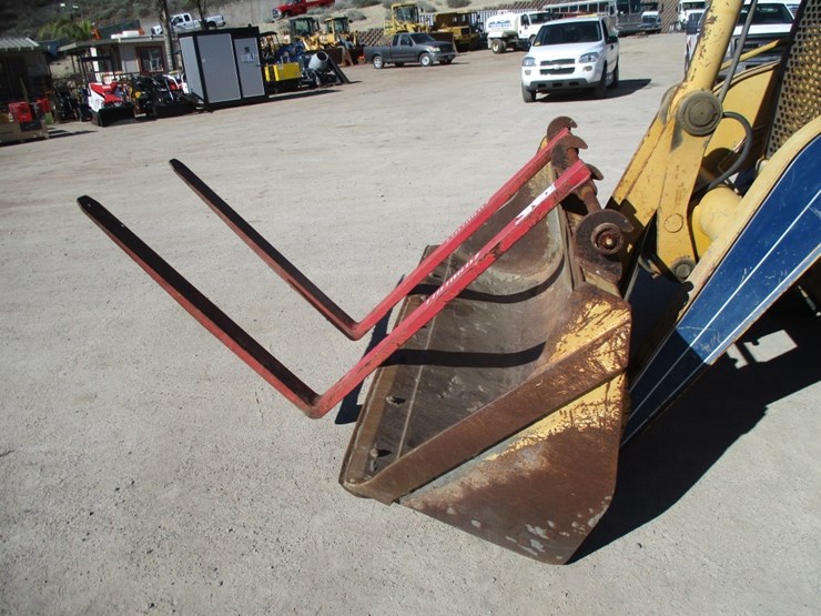 2004-deere-210le-image-14