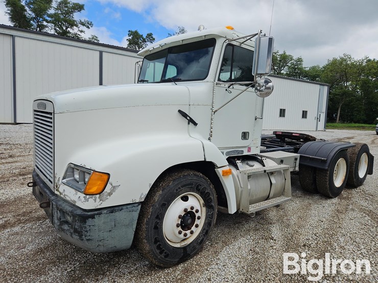 freightliner-fld112-image-1