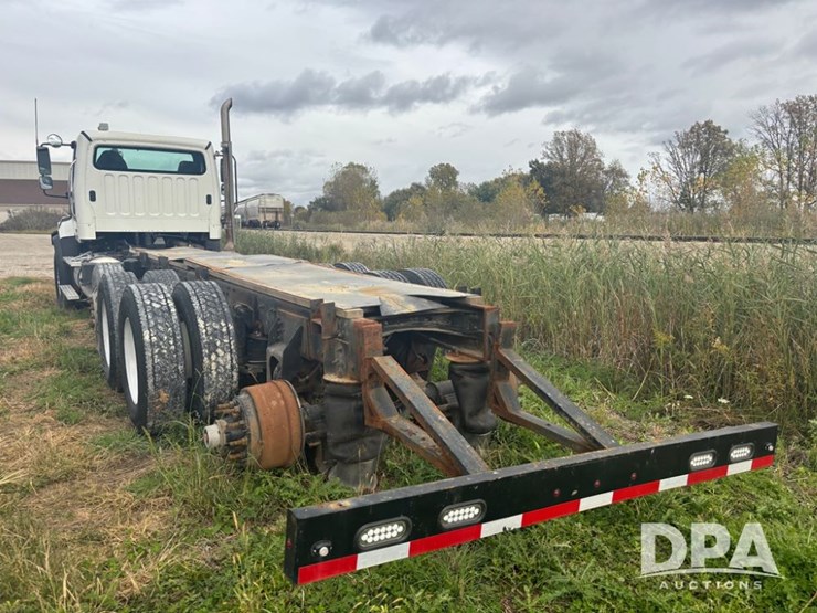 freightliner-114sd-image-8