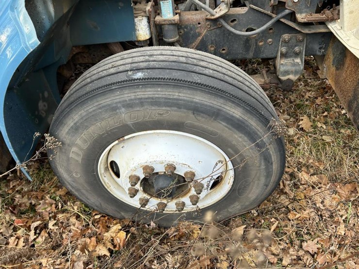 international-4700-image-56